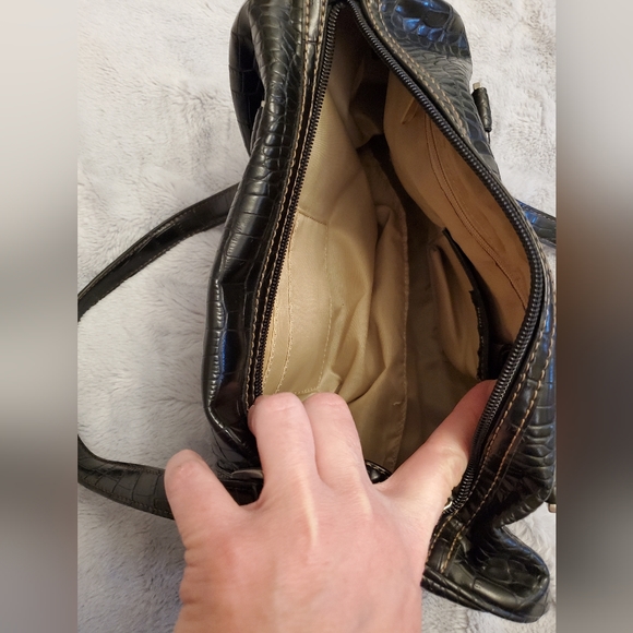 Nine West Cute faux crock bag - Picture 6 of 6